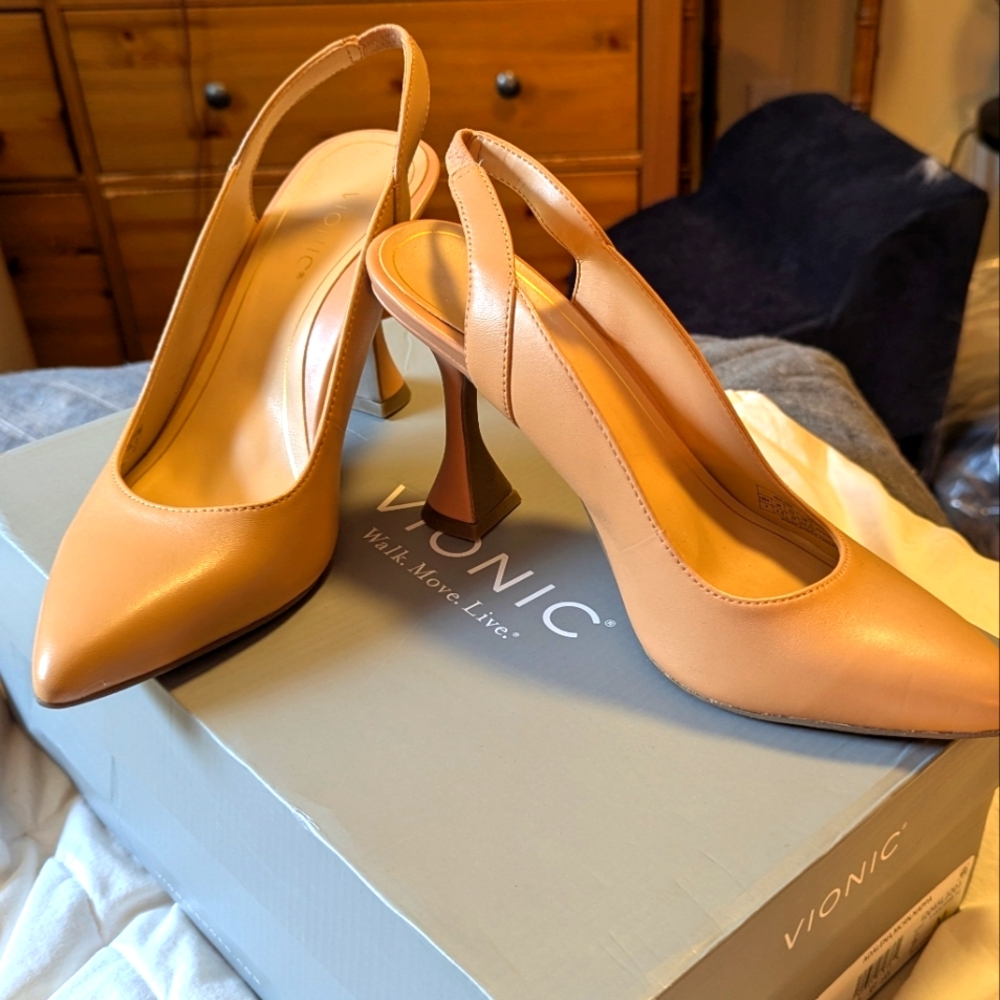Vionic Tan Stiletto Slingback Heels NIB